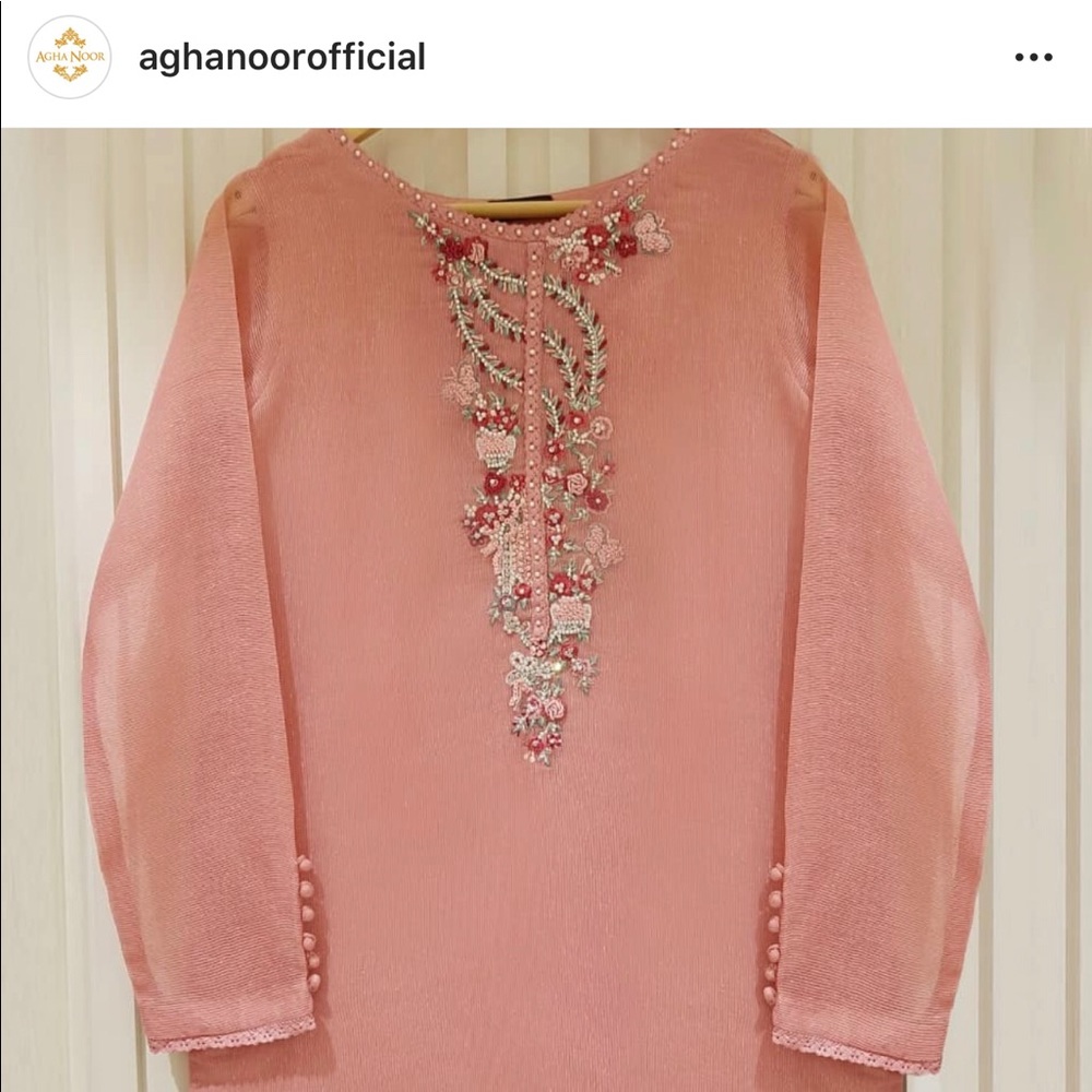 Agha Noor Kurti with pants and duppatta.